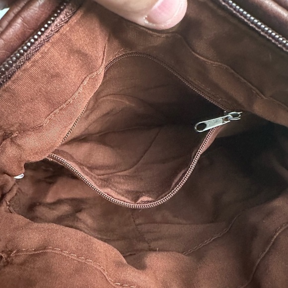 Bueno Women's Crossbody Vegan Leather EUC - Picture 10 of 10